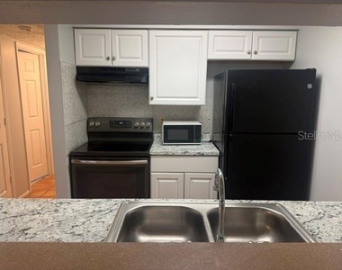 4842 S Semoran Boulevard - Photo Thumbnail 7