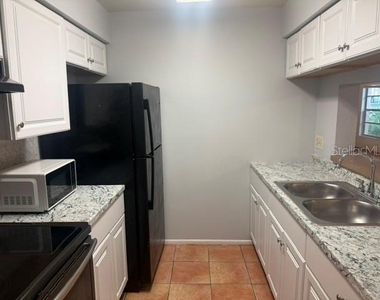 4842 S Semoran Boulevard - Photo Thumbnail 2