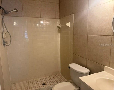 4842 S Semoran Boulevard - Photo Thumbnail 8