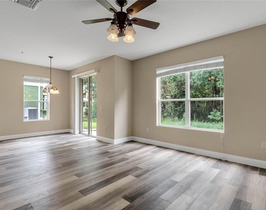 1548 Broken Oak Drive - Photo Thumbnail 9