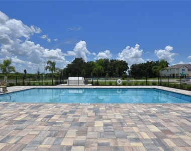 3913 Academia Avenue - Photo Thumbnail 36