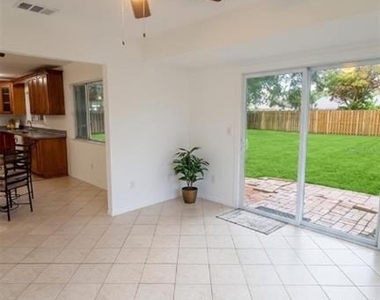 731 Sw 24th Street - Photo Thumbnail 4