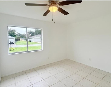 731 Sw 24th Street - Photo Thumbnail 8