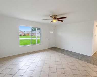 731 Sw 24th Street - Photo Thumbnail 6