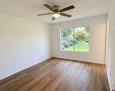 731 Sw 24th Street - Photo Thumbnail 11