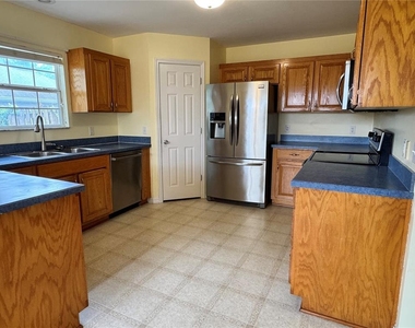 25590 Nw 10th Avenue - Photo Thumbnail 21