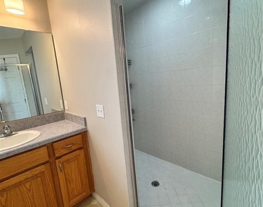25590 Nw 10th Avenue - Photo Thumbnail 11