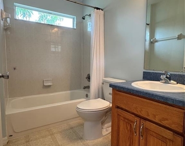 25590 Nw 10th Avenue - Photo Thumbnail 15