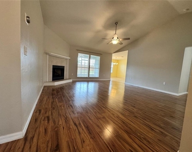 25590 Nw 10th Avenue - Photo Thumbnail 3