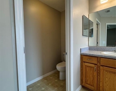 25590 Nw 10th Avenue - Photo Thumbnail 10