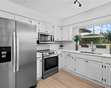 920 Orange Avenue - Photo Thumbnail 16