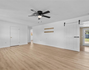 920 Orange Avenue - Photo Thumbnail 6
