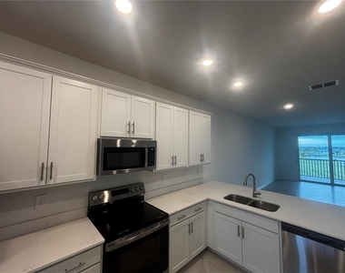 17560 Opal Sand Drive - Photo Thumbnail 4