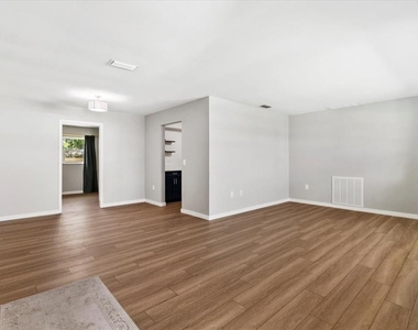 404 Briarwood Road - Photo Thumbnail 2
