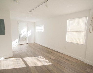 2345 Floyd Street - Photo Thumbnail 16