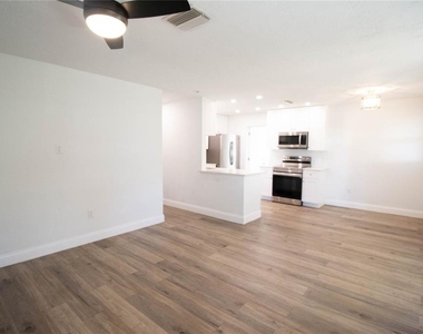 2345 Floyd Street - Photo Thumbnail 9