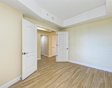 501 Haben Boulevard - Photo Thumbnail 30