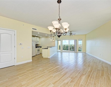 501 Haben Boulevard - Photo Thumbnail 17