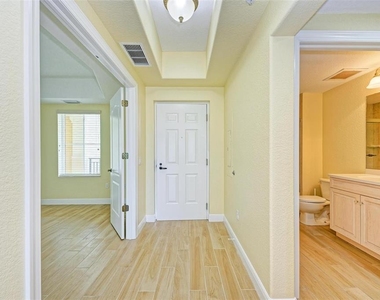 501 Haben Boulevard - Photo Thumbnail 7