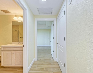 501 Haben Boulevard - Photo Thumbnail 31