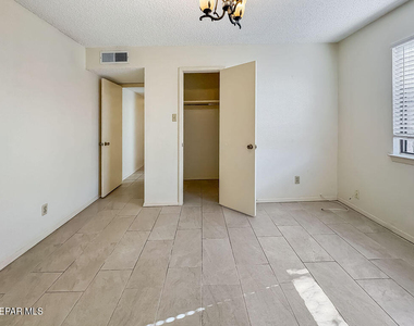 7045 Orizaba Avenue - Photo Thumbnail 21