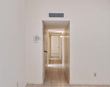 7045 Orizaba Avenue - Photo Thumbnail 15