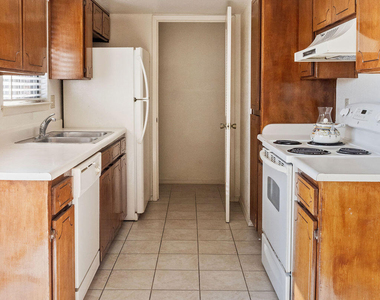 7045 Orizaba Avenue - Photo Thumbnail 10