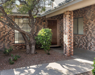 7045 Orizaba Avenue - Photo Thumbnail 2