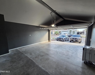 14733 Ava Leigh Avenue - Photo Thumbnail 32