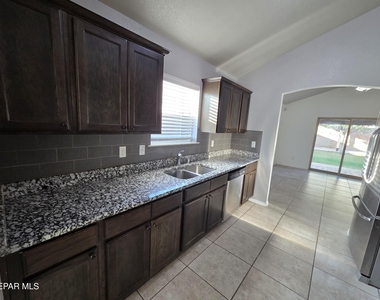 14733 Ava Leigh Avenue - Photo Thumbnail 15