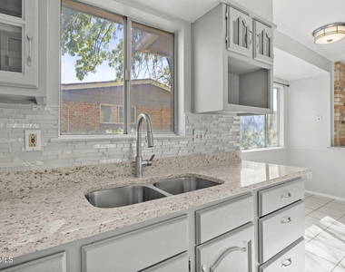 2113 Anise Drive - Photo Thumbnail 13