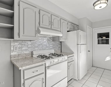 2113 Anise Drive - Photo Thumbnail 10