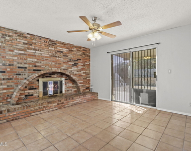 2113 Anise Drive - Photo Thumbnail 5