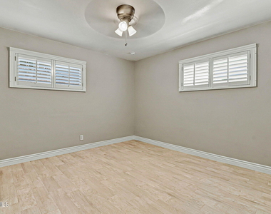 8104 Parkland Drive - Photo Thumbnail 26