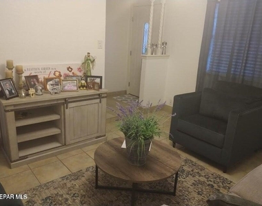 5728 Dalhart Drive - Photo Thumbnail 3