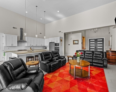 1356 Desert Night Street - Photo Thumbnail 26