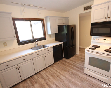 150 Webster Court - Photo Thumbnail 10