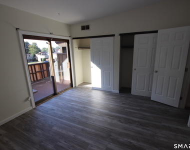150 Webster Court - Photo Thumbnail 6