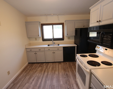 150 Webster Court - Photo Thumbnail 9