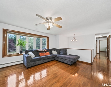 430 Shepard Avenue - Photo Thumbnail 3