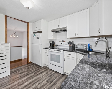 430 Shepard Avenue - Photo Thumbnail 7