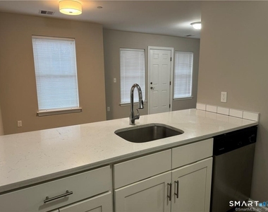 314 Bridgeport Avenue - Photo Thumbnail 8