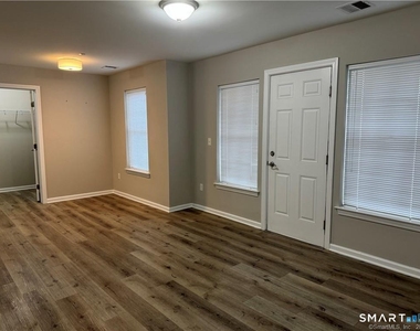 314 Bridgeport Avenue - Photo Thumbnail 4