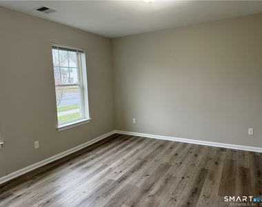 314 Bridgeport Avenue - Photo Thumbnail 9