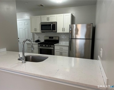 314 Bridgeport Avenue - Photo Thumbnail 7