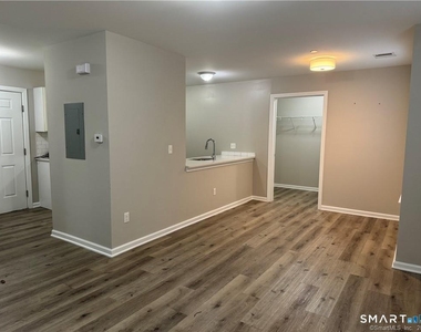 314 Bridgeport Avenue - Photo Thumbnail 6