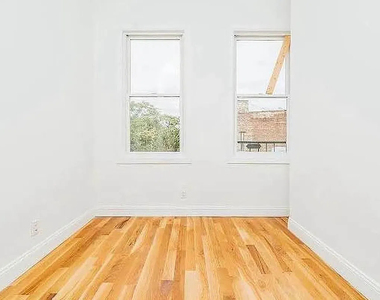 295 Wyckoff Avenue - Photo Thumbnail 2