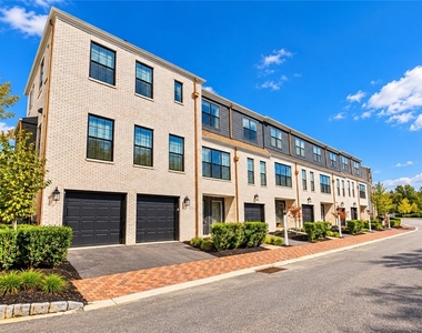 312 E Lake St - Photo Thumbnail 31