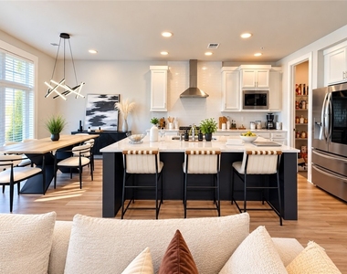 312 E Lake St - Photo Thumbnail 11