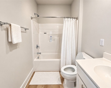 312 E Lake St - Photo Thumbnail 27